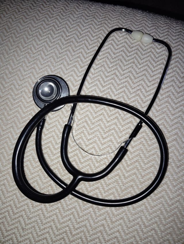 TENSIOMETRO Y ESTETOSCOPIO