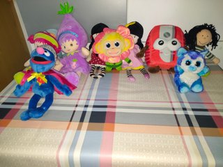 Ci sono 5 bambole di pezza, Belros. In totale ce ne sono 10.