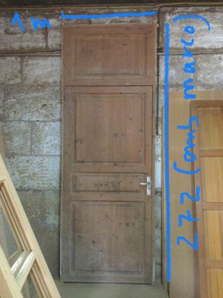 Porta antiga de fusta; puerta antigua de maders