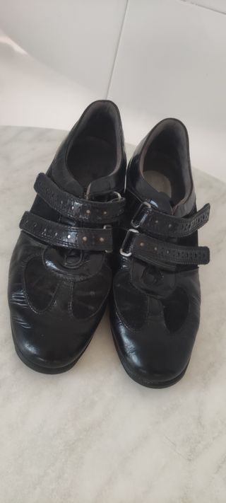 Zapatos negros marca pitillos