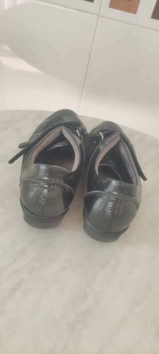 Zapatos negros marca pitillos