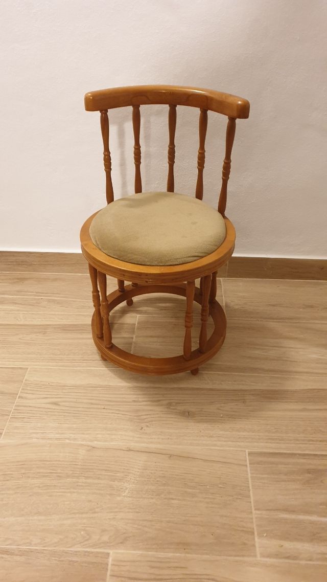 Silla de madera