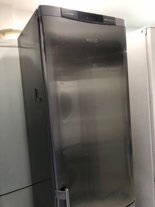 vendo preciosa nevera inox de 2 metros de alto 