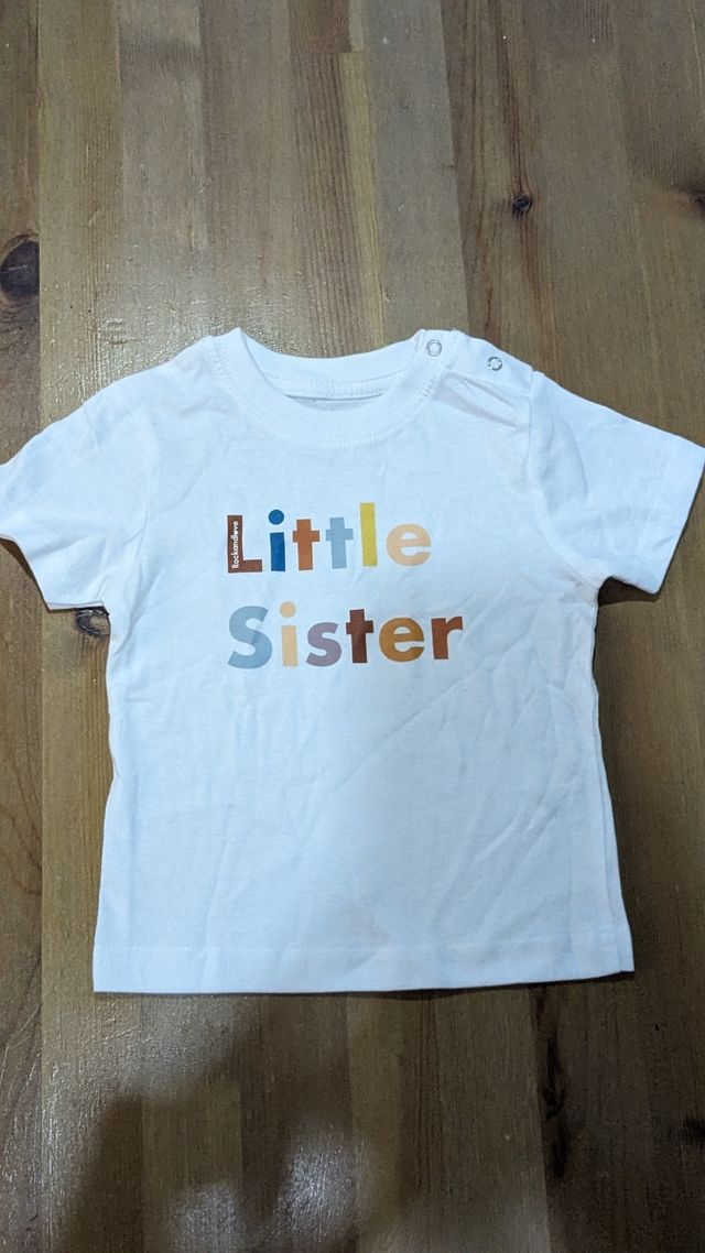 Camiseta hermana pequeña