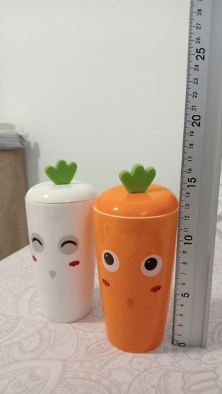 Vasos cerámica decorativa con tapa.