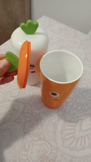 Vasos cerámica decorativa con tapa.