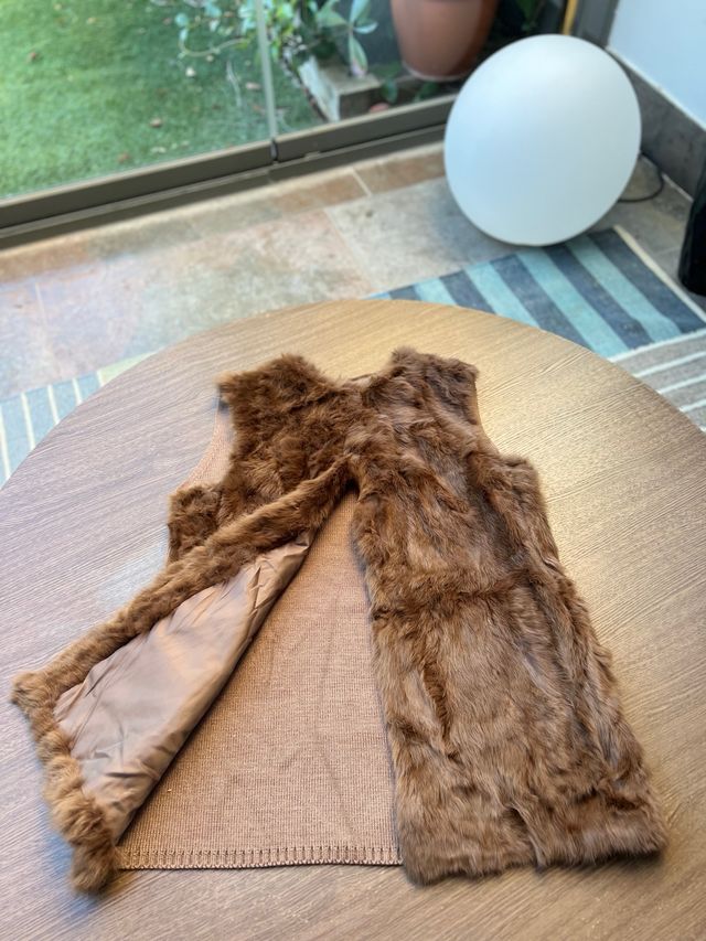 Chaleco de piel. Cortefiel Woman. Sin uso