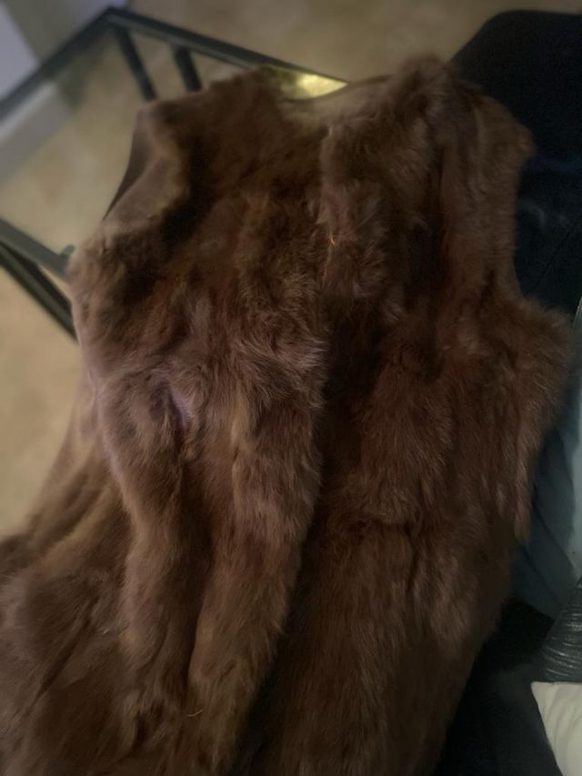 Chaleco de piel. Cortefiel Woman. Sin uso