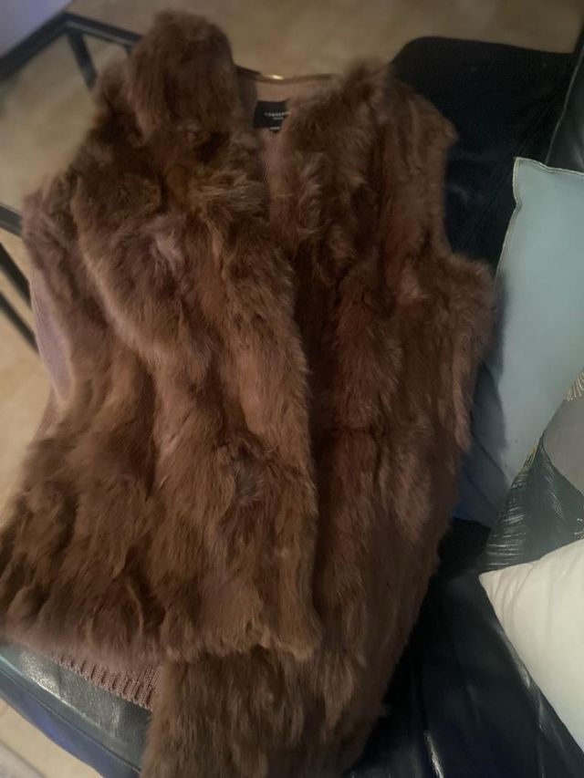 Chaleco de piel. Cortefiel Woman. Sin uso