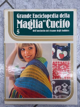 8 volumi di maglia, cucito, uncinetto e ricamo