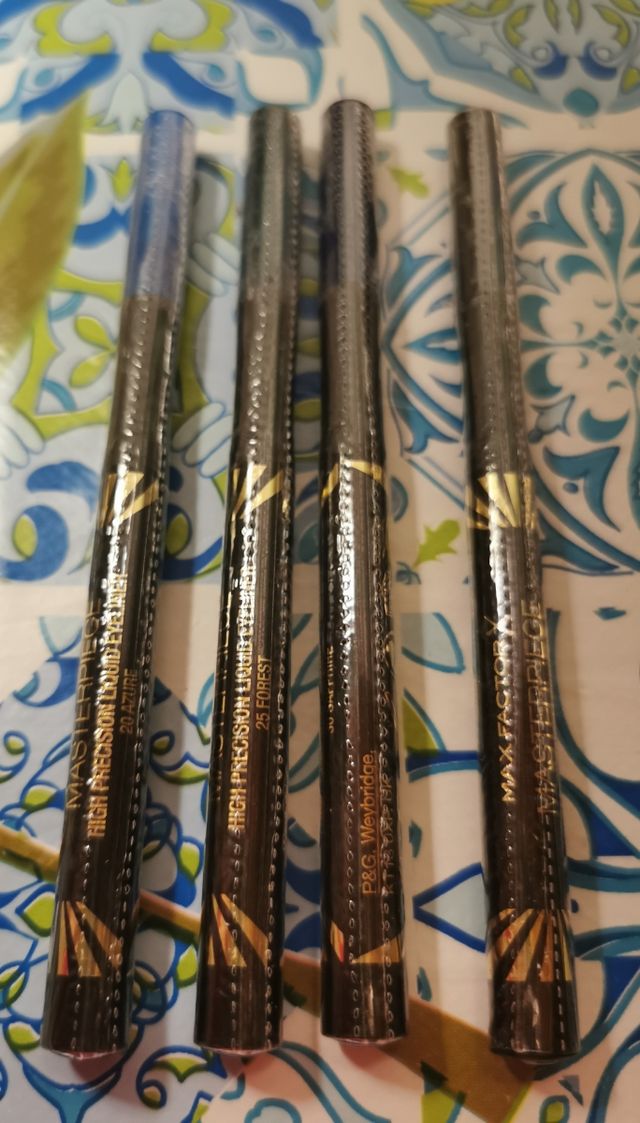 4 Eyeliner max factor