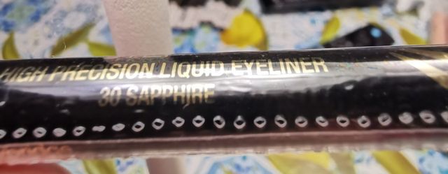 4 Eyeliner max factor