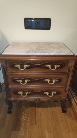 2 mesillas rústicas