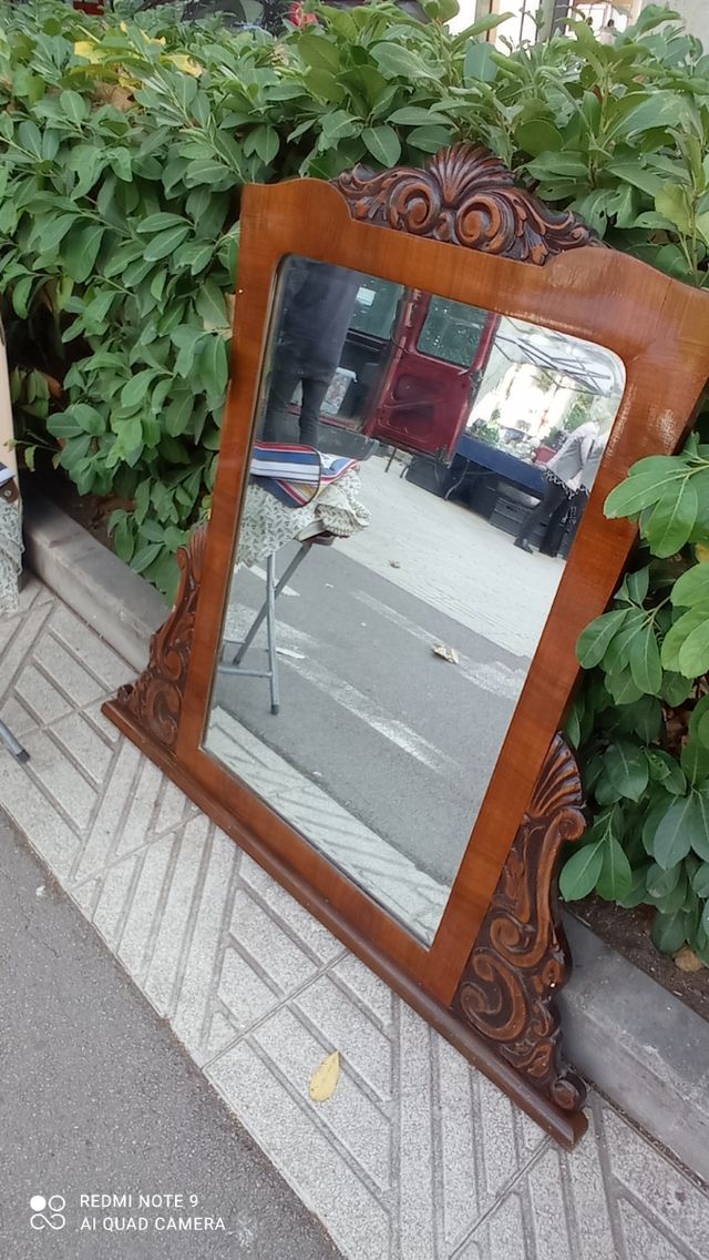 Espejo tallado en Madera Vintage