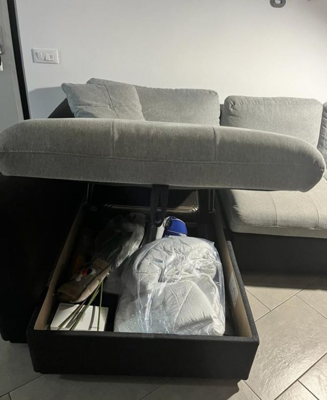 Divano angolare 7 mesi di vita 