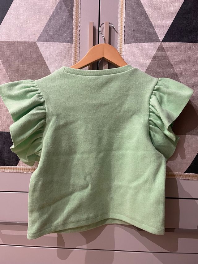 Camiseta verde manzana Zara 
