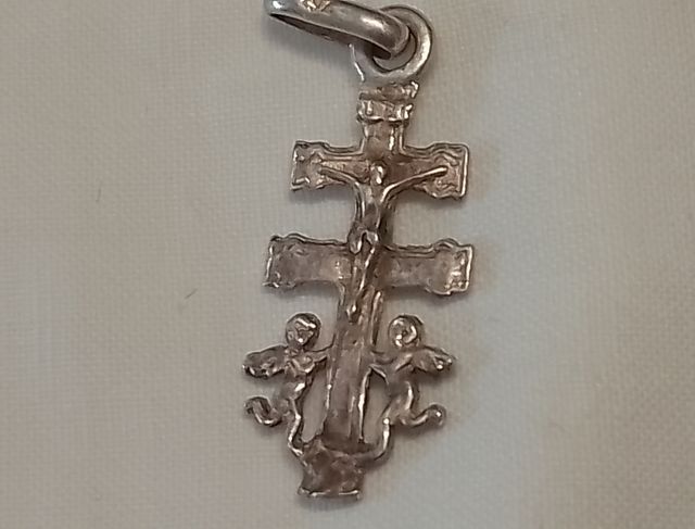 COLGANTE DE CRUZ y CARAVACA