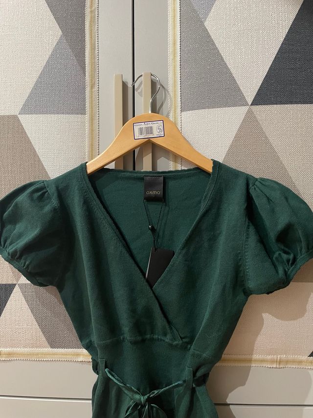 Jersey en pico verde y manga corta 