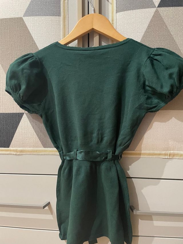 Jersey en pico verde y manga corta 