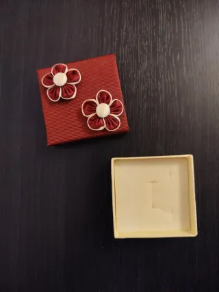 Estuches para regalo y exhibición de joyería