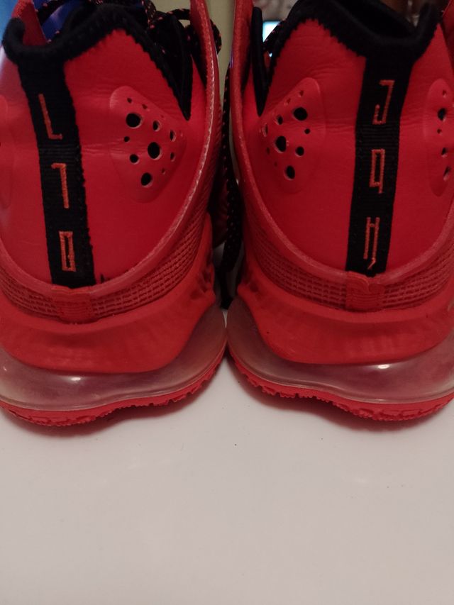 Zapatillas baloncesto LeBron xlx low light crimson