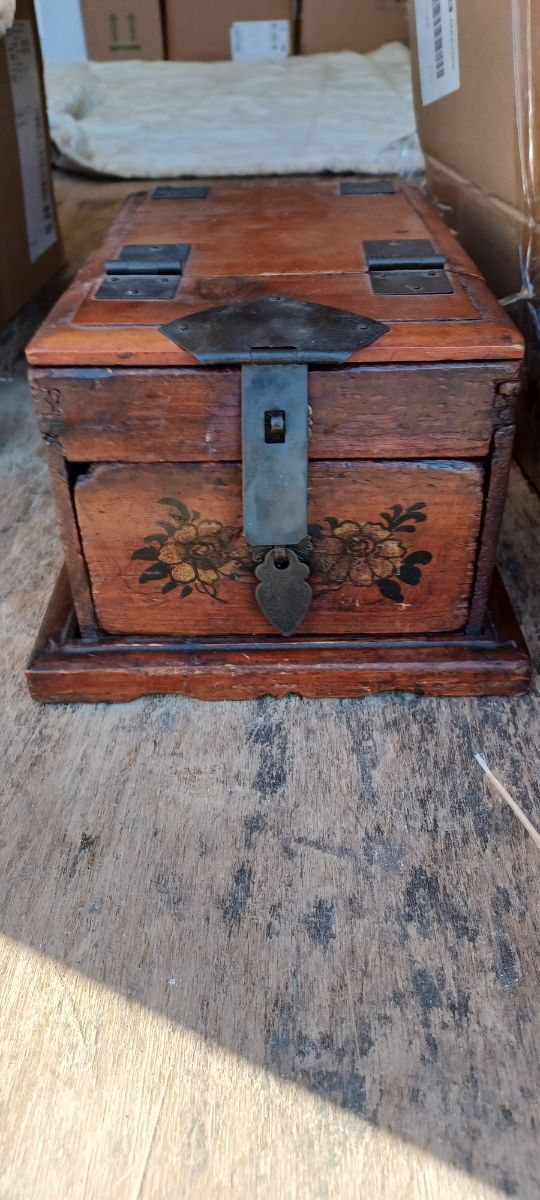 tocador secreter antiguo