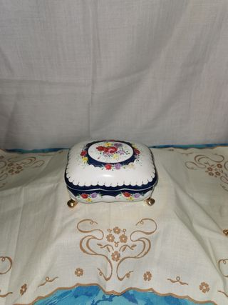 Cajas de porcelana francesas