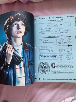 Libro Stranger things MUNDO DEL REVÉS