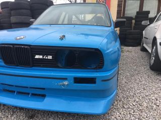 Logo parrilla personalizado BMW M42 E30