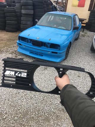 Logo parrilla personalizado BMW M42 E30