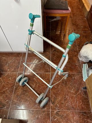 taca taca andador adulto plegable