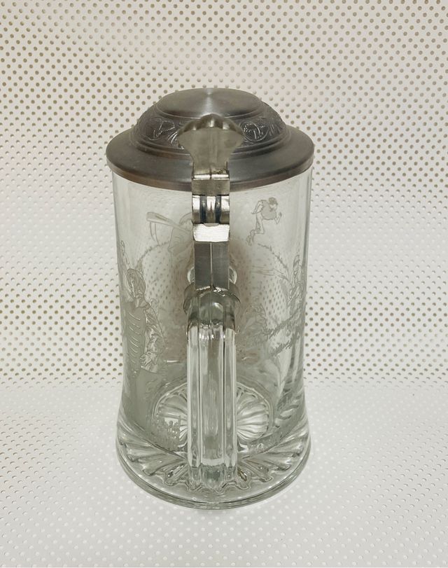 Jarra cerveza con tapa