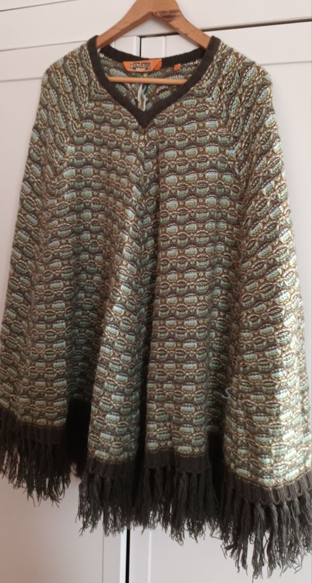 Poncho flecos gris/caqui Espliego