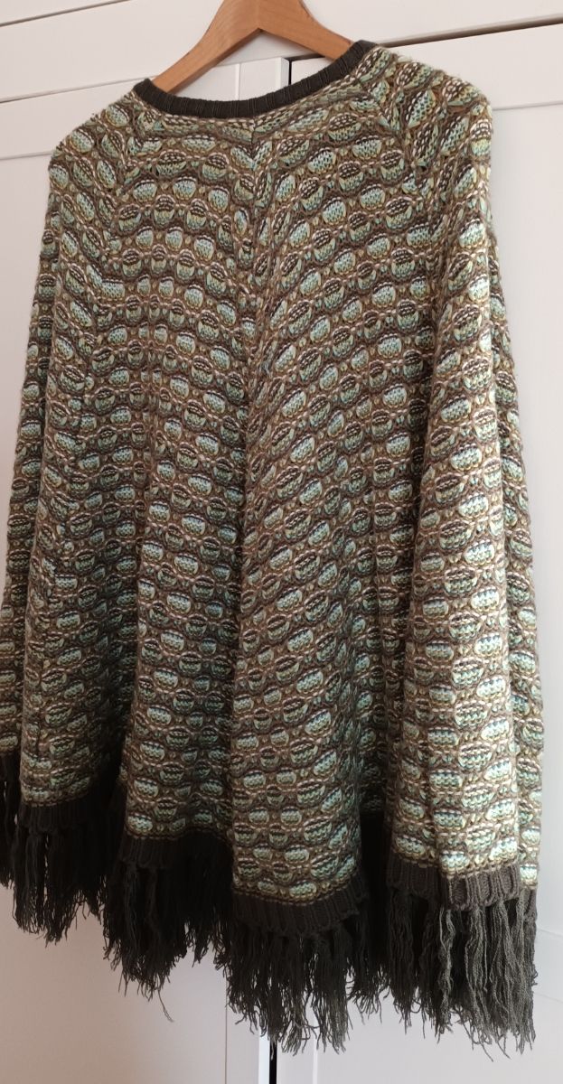 Poncho flecos gris/caqui Espliego