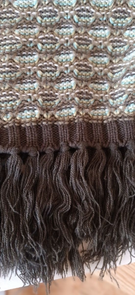 Poncho flecos gris/caqui Espliego