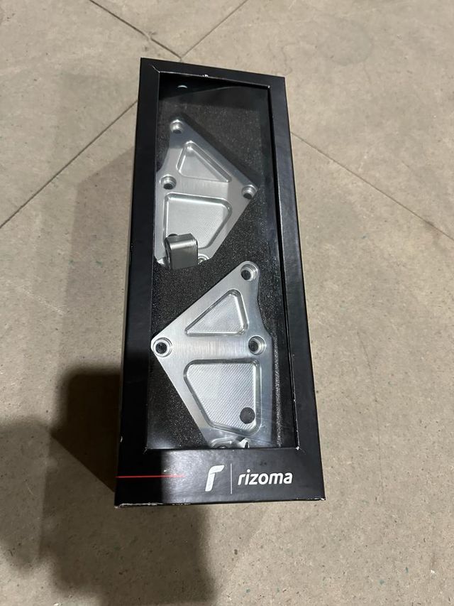 SOPORTES ESTRIBOS X-ADV