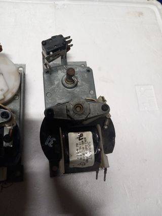 Motor maquina latas vending.