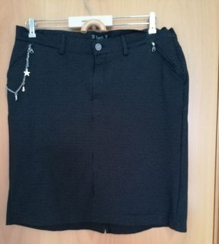 Falda estilo vaquero elástica.Denim