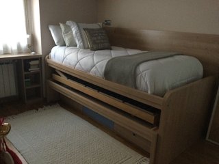 Camas, mueble juvenil. Muy buen estado.