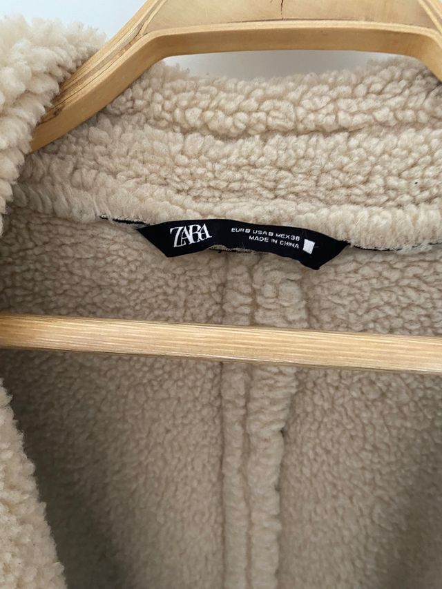 Abrigo de borrego y piel sintética