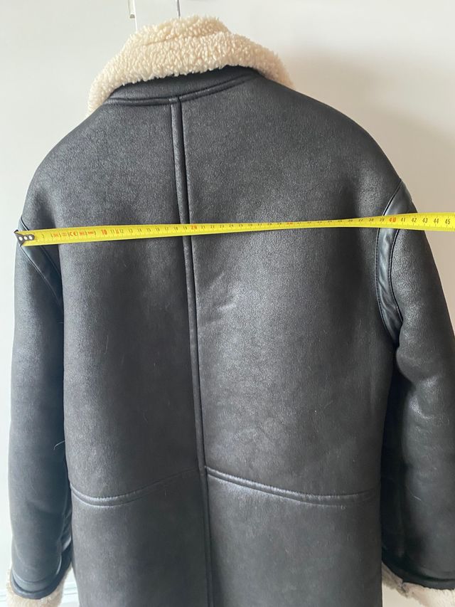 Abrigo de borrego y piel sintética