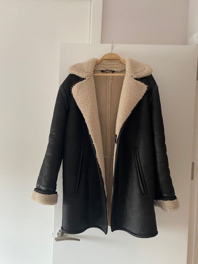 Abrigo de borrego y piel sintética