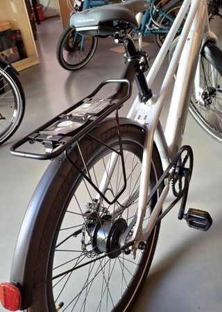 Suporte bagageiro com apoios laterais para espigão