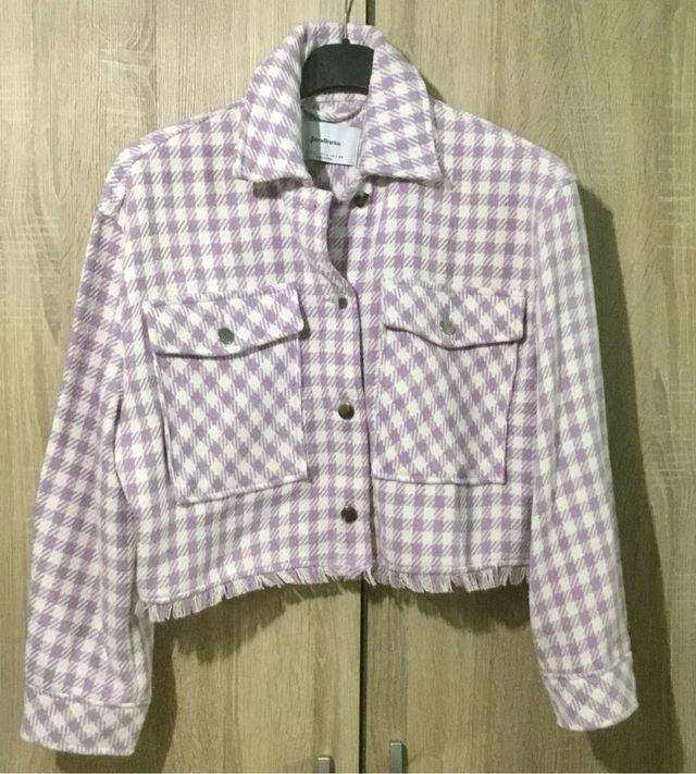 Chaqueta crop Stradivarius Malva L