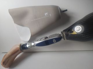 Prótesis de pierna ortopédica AXIS