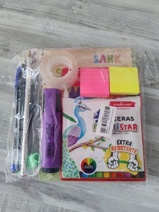Libros Montessori y material escolar 