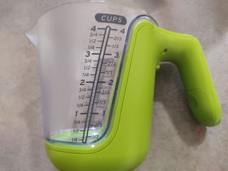 Caraffa con bilancia