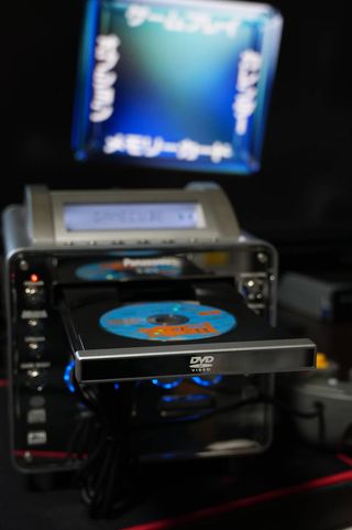 Panasonic Q - Consola híbrida DVD-GC