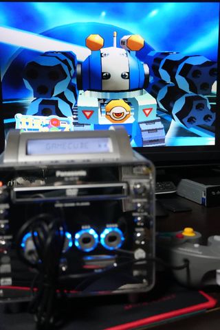 Panasonic Q - Consola híbrida DVD-GC