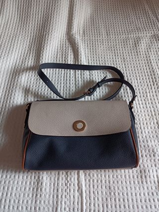 Bolso Parfois negro, usado muy poco